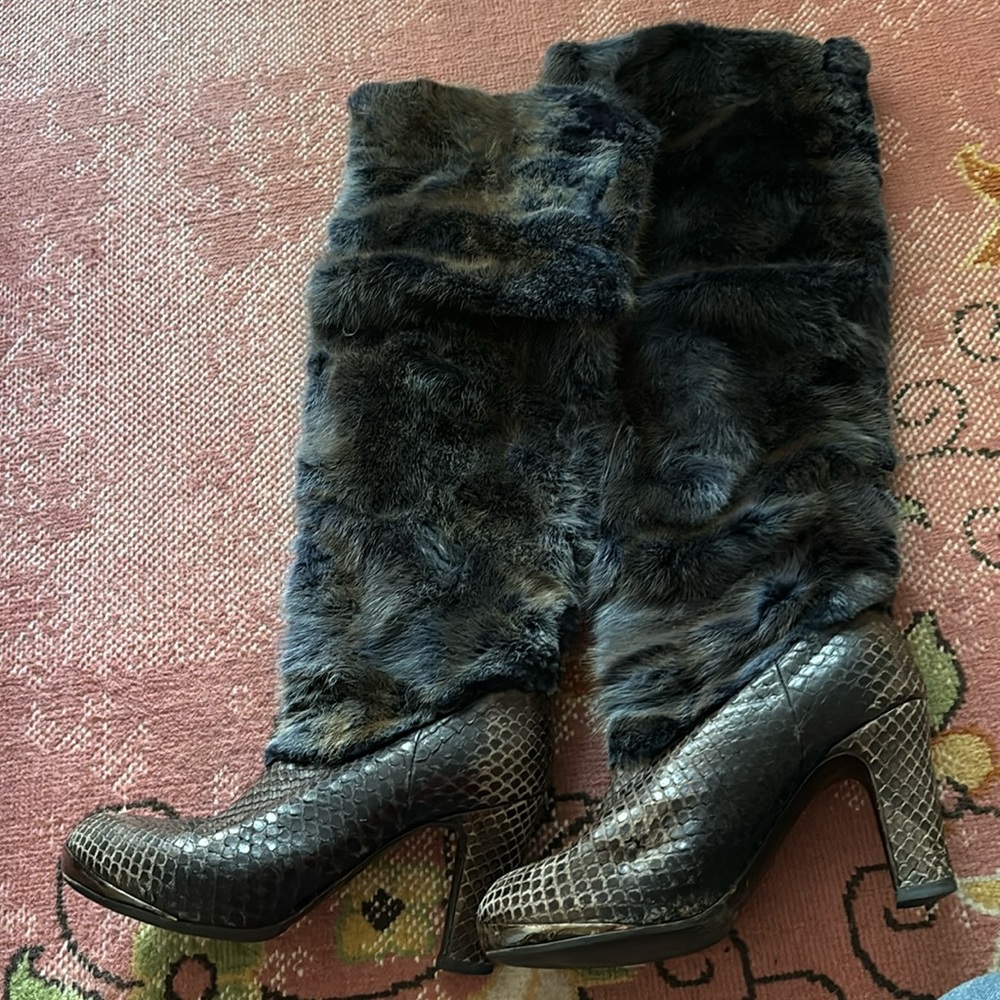 Snakeskin w/mink boots